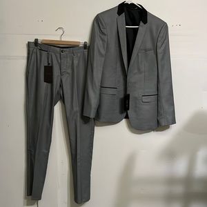 Zara Man suit set. Blazer and pants.